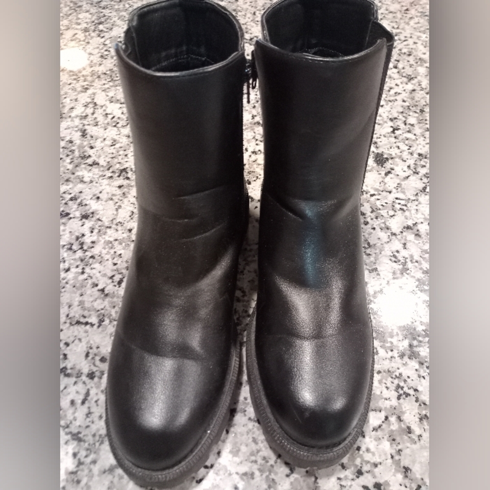 Sugar Black Pull On Boots Sz 11 EUC